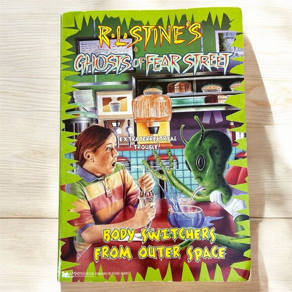 Ghosts of Fear Street #14 Body Switchers Outer Space RL Stine 1996 1st Edition - Picture 1 of 11